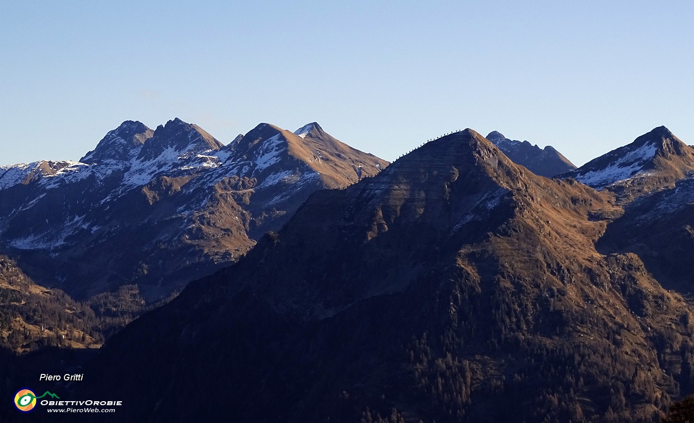 32 Pizzo dell'Orto in 1 piano, Farno, Cime Valsanguigno, Pradella in 2 .JPG -                                